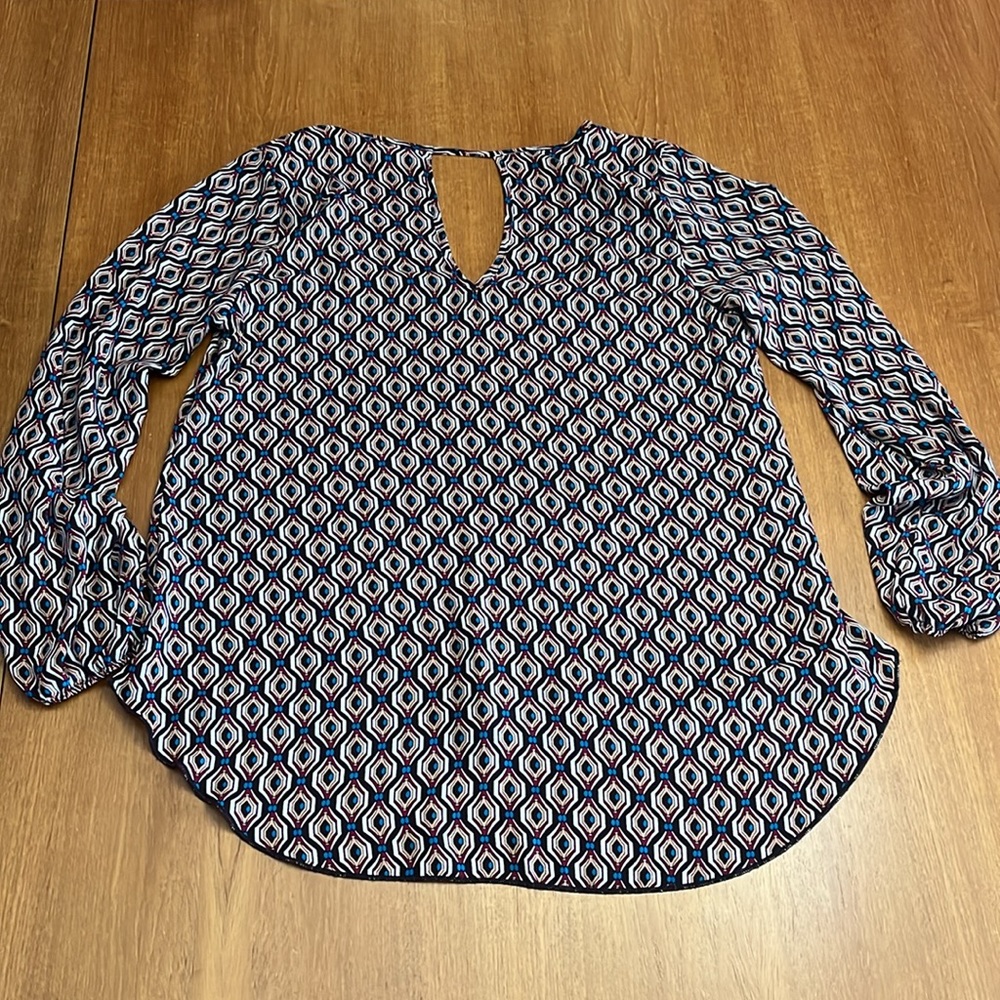 Allison Joy by Evereve Print Blouse, V-Neck Front & Cut-out Back, Size XS